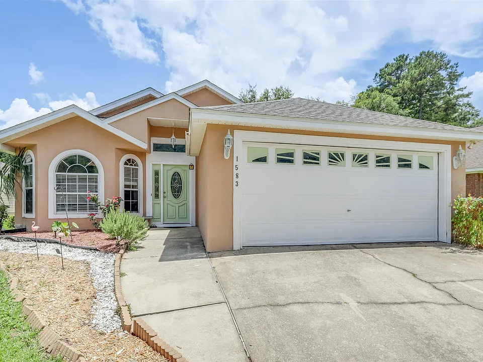 1583 Applewood Way