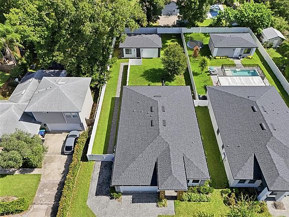 3rd image of 2015 E Kaley Ave