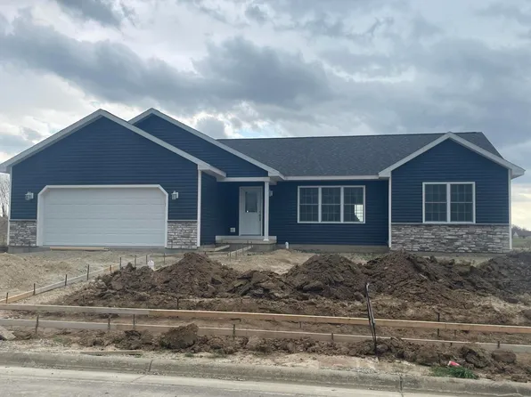 115 Village Pkwy, Jackson Center, OH 45334
