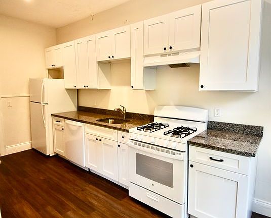 2nd image of 42 Preston Pl #4