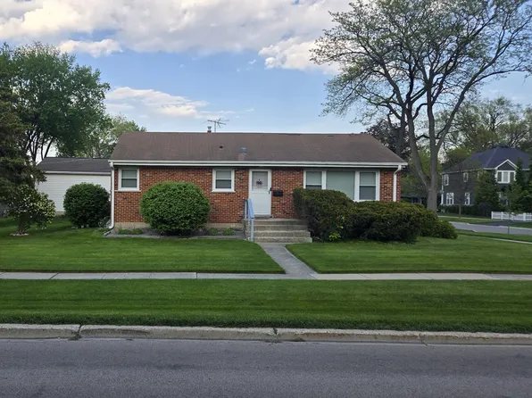 58 W Comfort St, Palatine, IL 60067