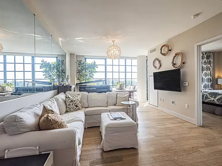 45 Sutton Sq SW #4003 — Photo 2
