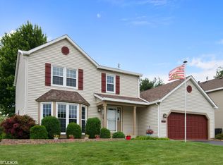 808 Redwood Dr, Cary, IL 60013