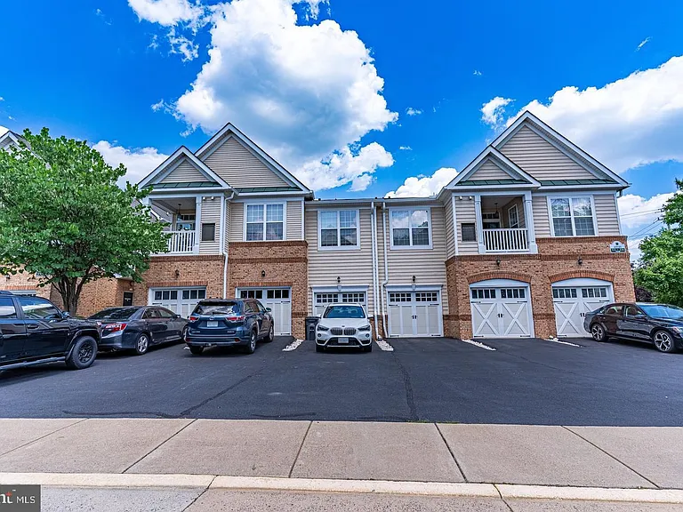 43920 Hickory Corner Ter #113 — Photo 2