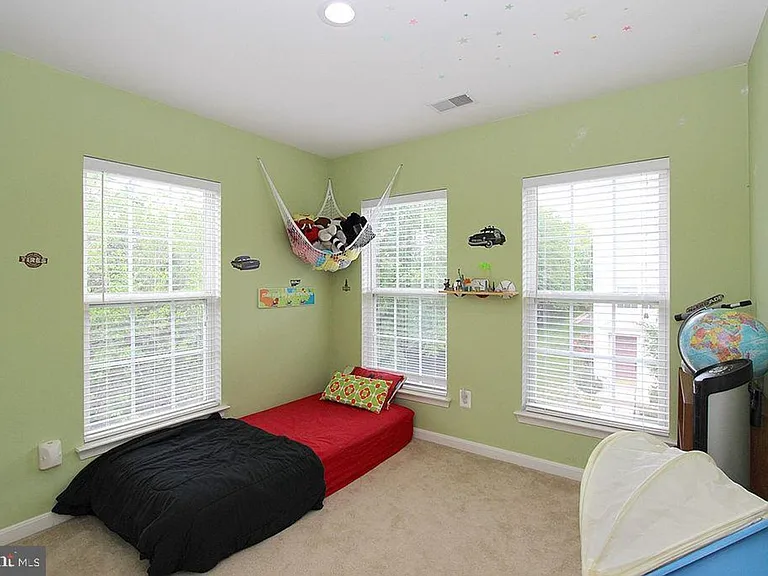 44269 Cornish Ln — Photo 12