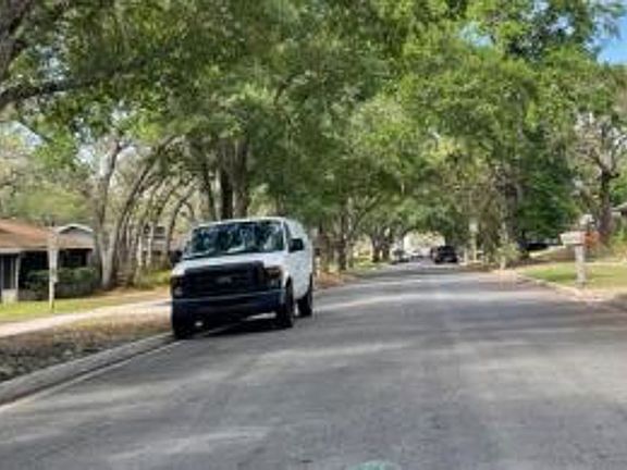 Exterior Neighborhood (street photo)