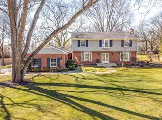 1369 Fairway Dr, Lake Forest, IL