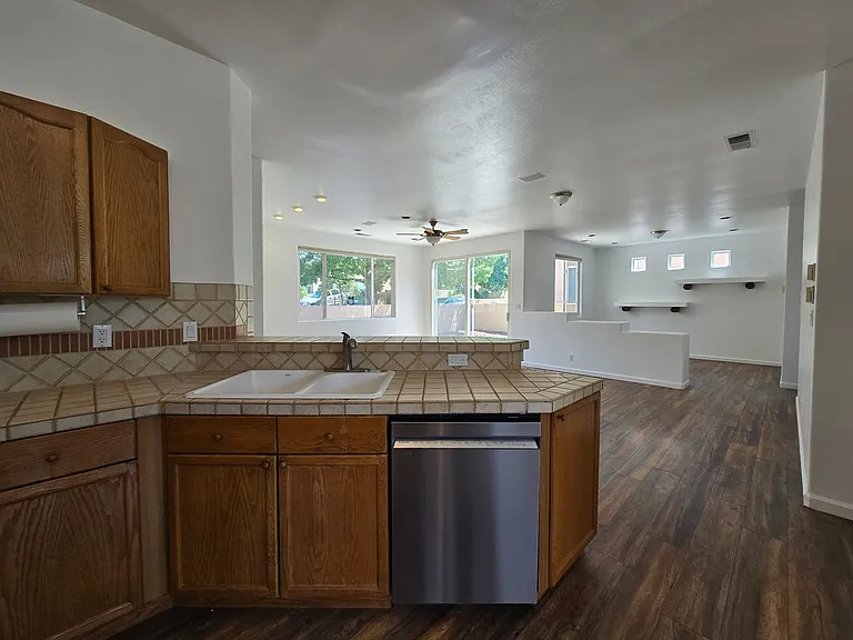 3 Wood Flower Pl — Photo 9