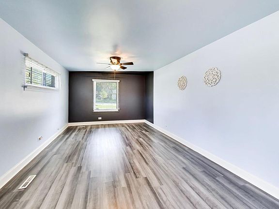 4th image of 1316 Beverly Ln
