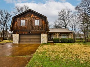 15019 Valley Ridge Dr, Chesterfield, MO 63017