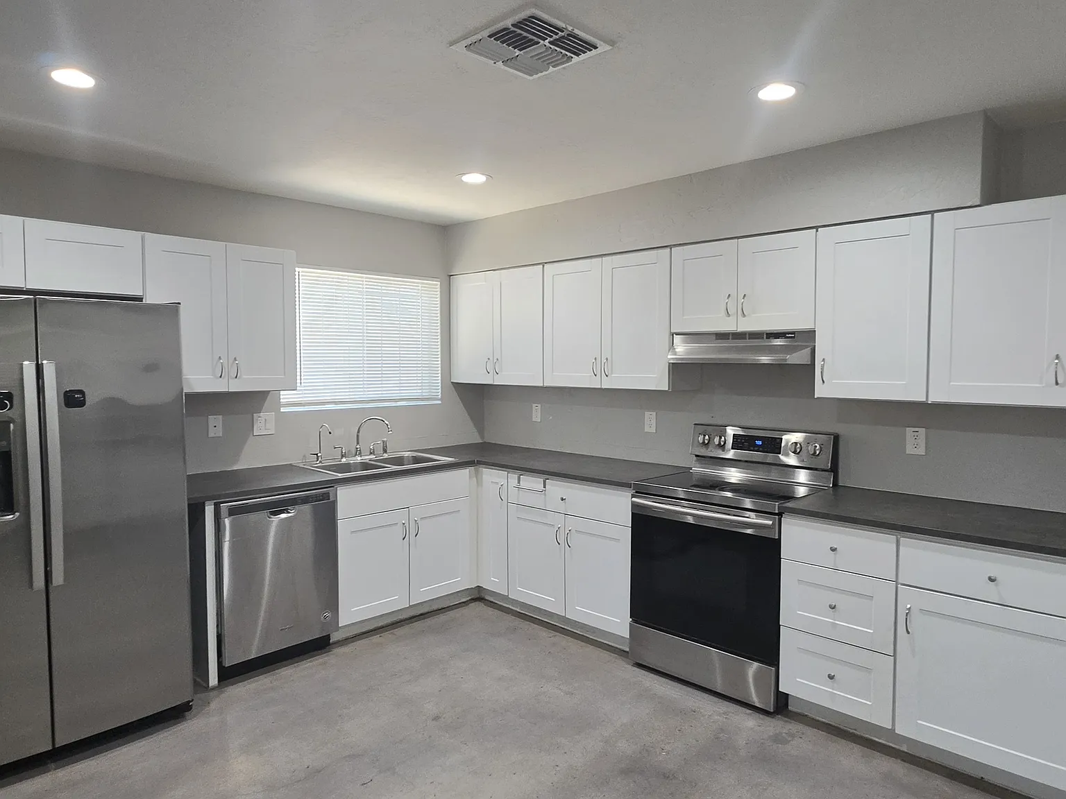3 bed, 1424 sqft, $2,100 — Photo 3