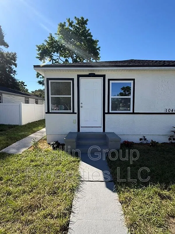 2 bed, 1.0 bath, 885 sqft, $1,850 — Photo 1