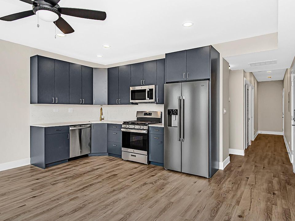 1st image of 938 W Cornelia Ave Floor 2