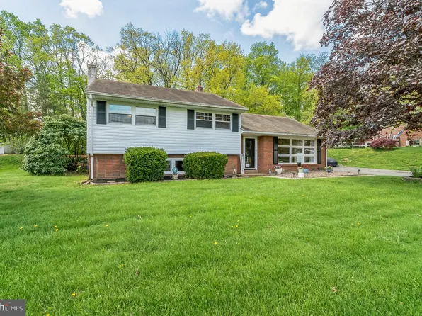 2210 Horseshoe Dr, Pottstown, PA 19464