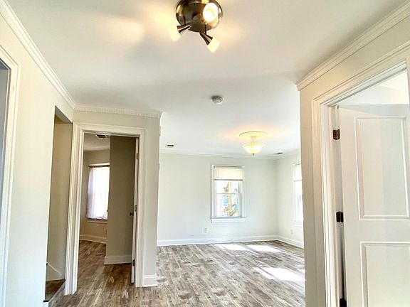 Main Floor-Living Room