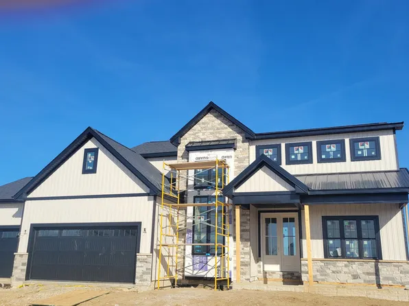 5307 Castlebar Ct, Bloomington, IL 61705