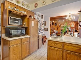 704 Jenkisson Ave, Lake Bluff, IL 60044