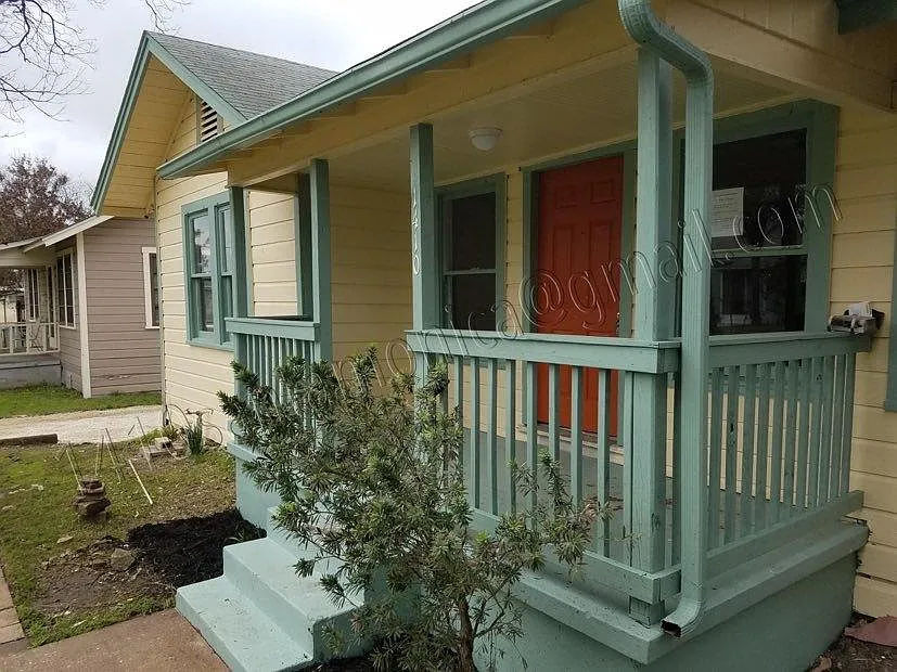 Building Photo - 1410 Santa Monica St