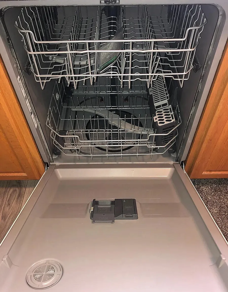 2 bed, 800 sqft, $1,200 — Photo 2