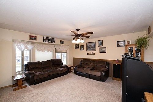 2nd image of 3329 W Kingsbrook Ave