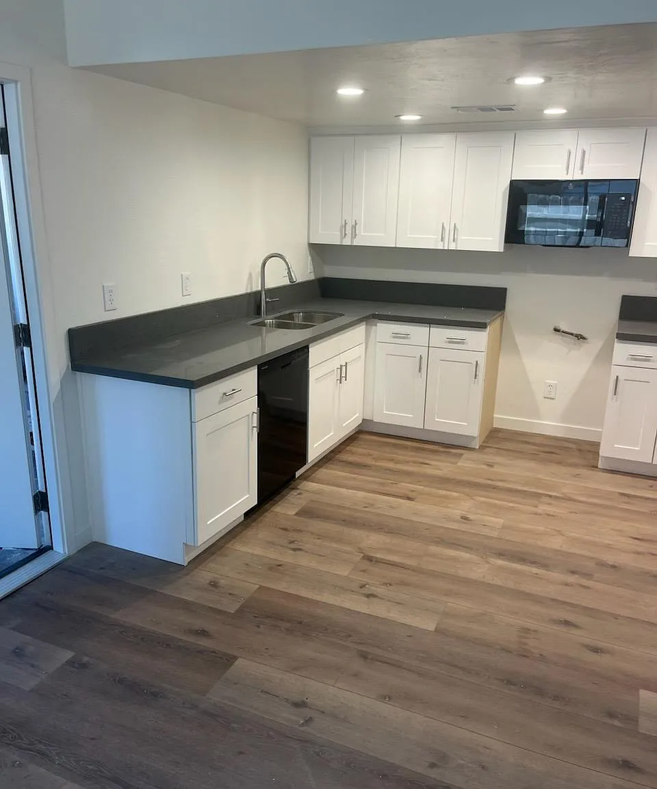 3 bed, 2.5 bath, 1400 sqft, $3,300 — Photo 2