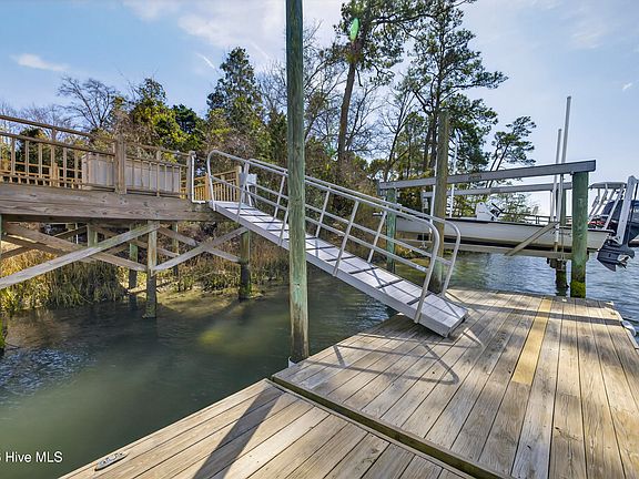 5th image of 108 Deer Cove Road