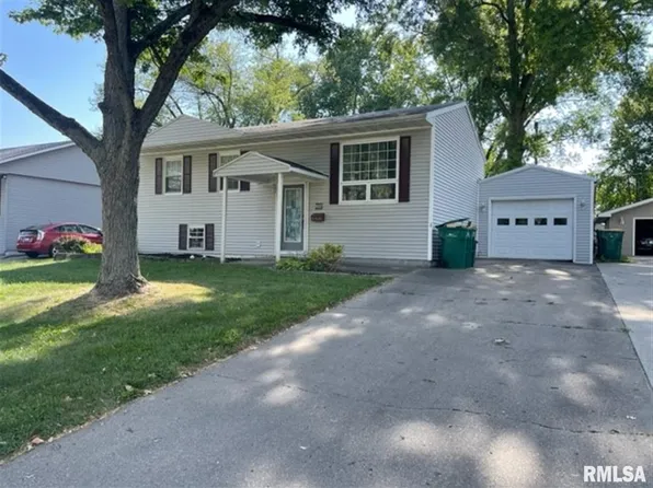 206 Columbia St, Macomb, IL 61455