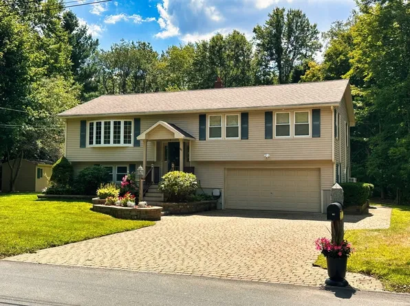 90 North St, Methuen, MA 01844