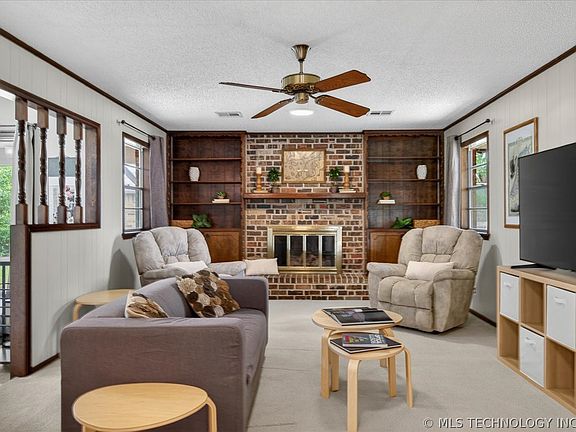 3rd image of 601 Castle Rd