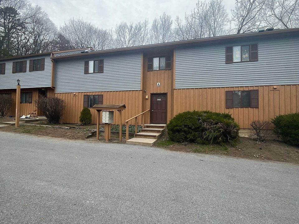 1st image of 40 McIntyre St #C6