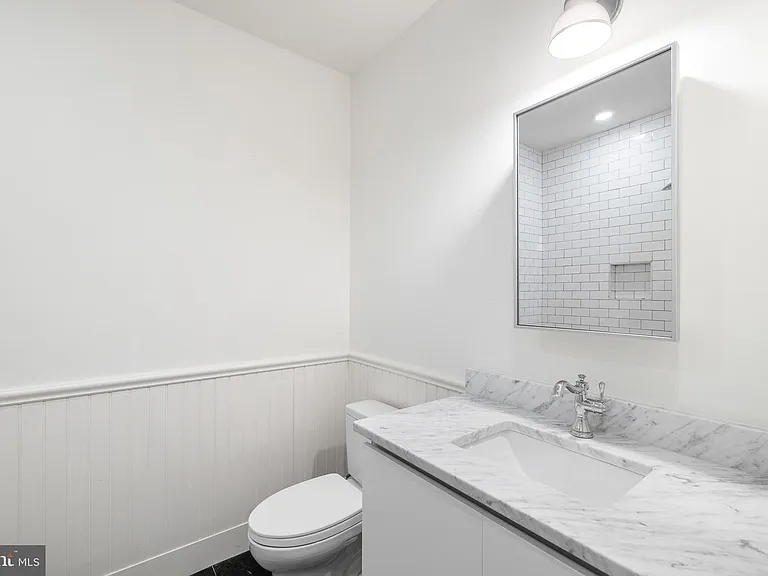 1801 N Howard St #302 — Photo 2
