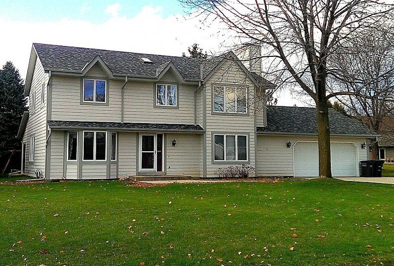 1st image of W226N2593 Oakwood Ln