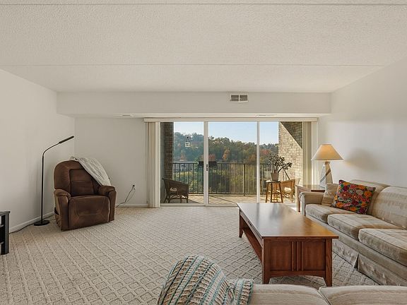 4th image of 2160 Greentree Rd APT 611W