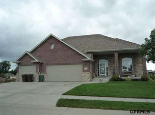 730 Key Cir, Carter Lake, IA 51510
