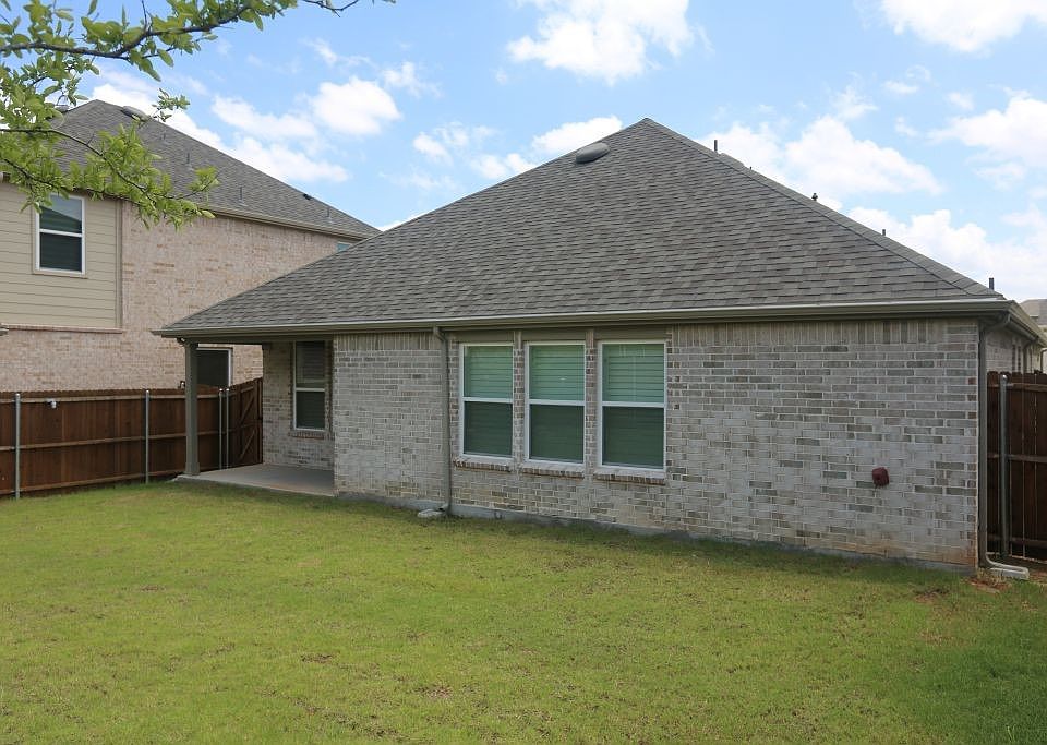 1st image of 3412 Marginal Dr