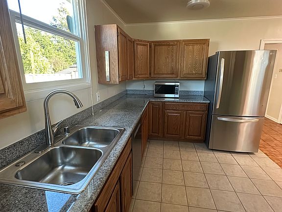 5th image of 2023 La Salle Dr #A