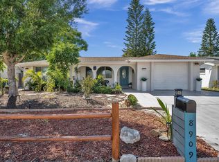 8909 Saint Regis Ln, Port Richey, FL 34668