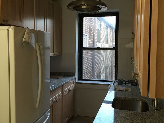 4th image of 1958 79th St #2