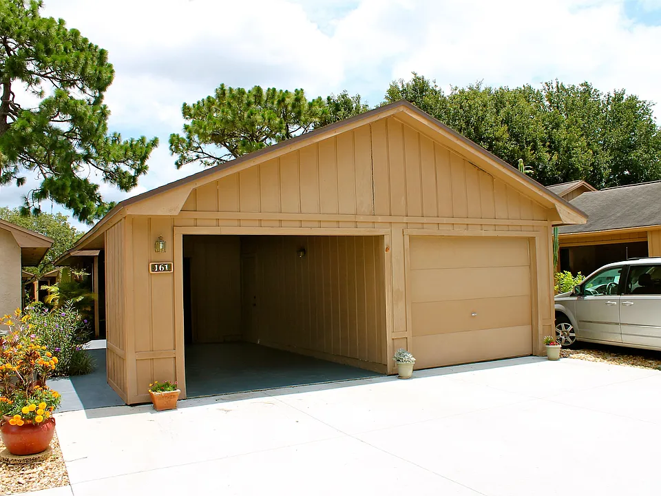 carport and single car garag