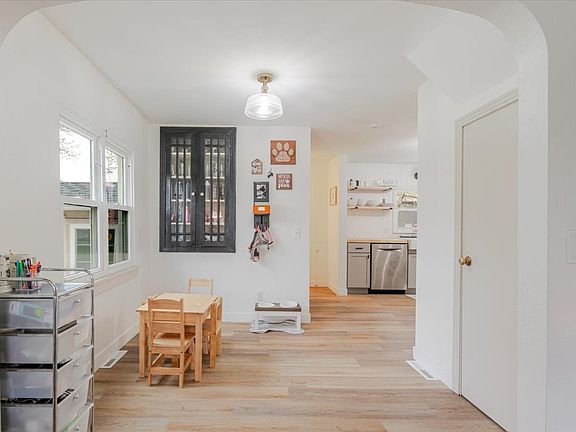 5th image of 105 Detweiller St