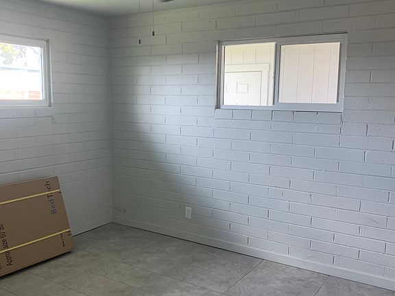 4th image of 1009 E Watkins Ave Unit 1