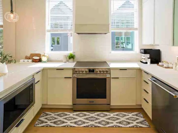 Ballantyne Townhomes at Elm