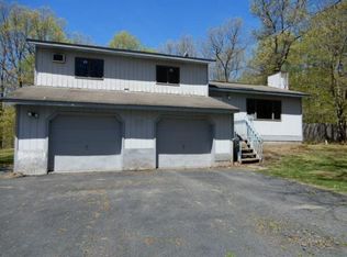 181 Spruce Lake Dr, Milford, PA 18337