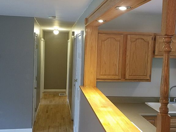 3rd image of 403 S Elder St