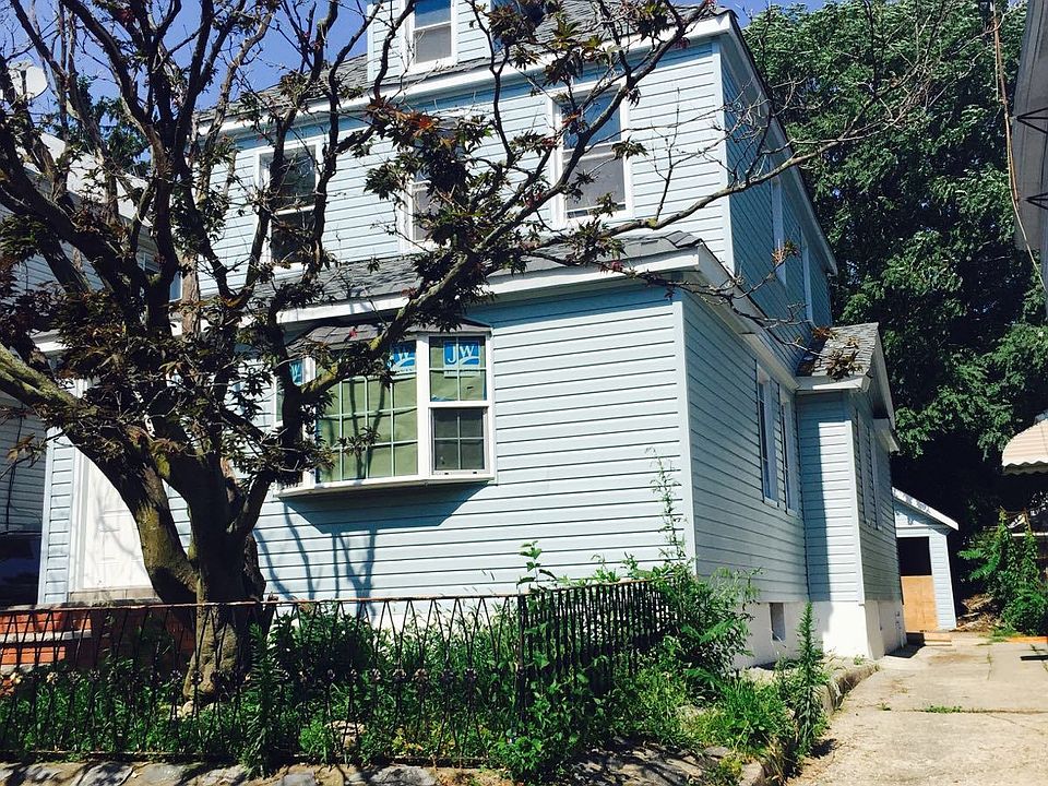 2nd image of 11015 202nd St
