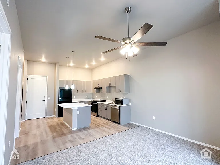 University Hills Village — Photo 158