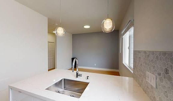 4th image of 2844 Lyon St APT 301