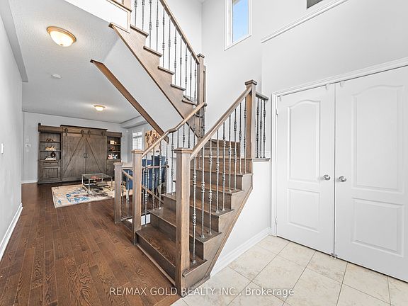 5th image of 9 Fringetree Rd