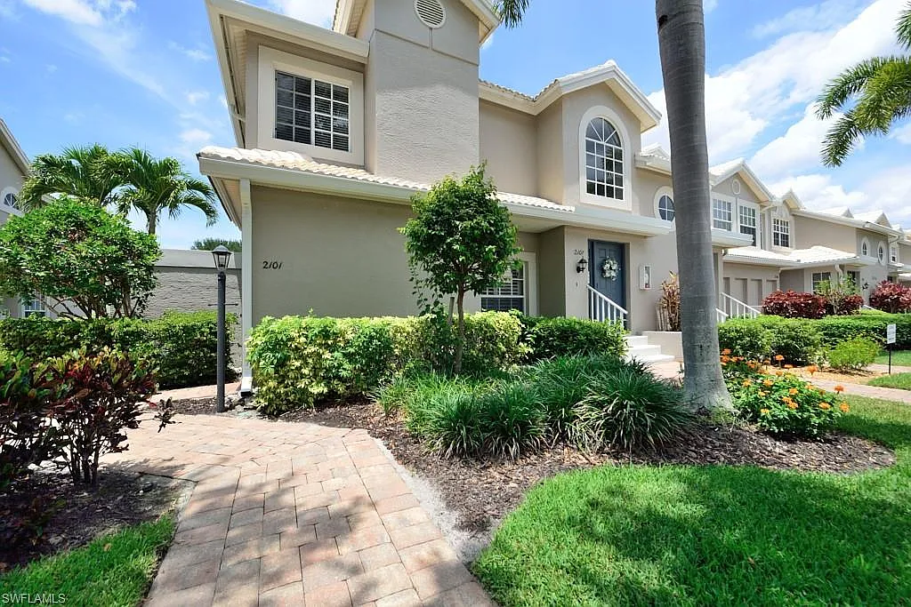 3 bed, 2.0 bath, 1222 sqft, $6,250 — Photo 1