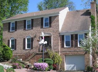 9409 Delancey Dr, Vienna, VA 22182